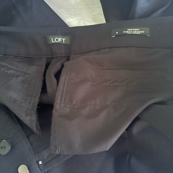 LOFT high waist curvy skinny ankle crop size 8 navy gold buttons - Picture 3 of 4
